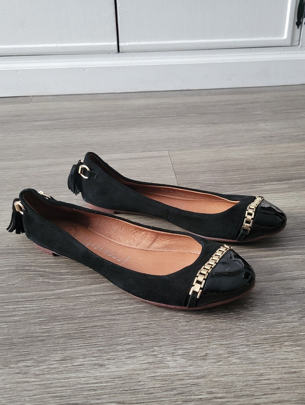 Jeffrey Campbell Black Suede Ballet Flats with Patent Toe & Gold Chain Size 9.5